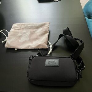 BLACK DAGNE DOVER MARA NEOPRENE PHONE SLING